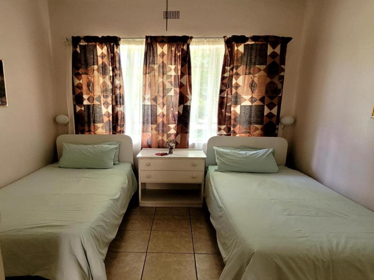 Mumo Lodge Badplaas Habitación foto